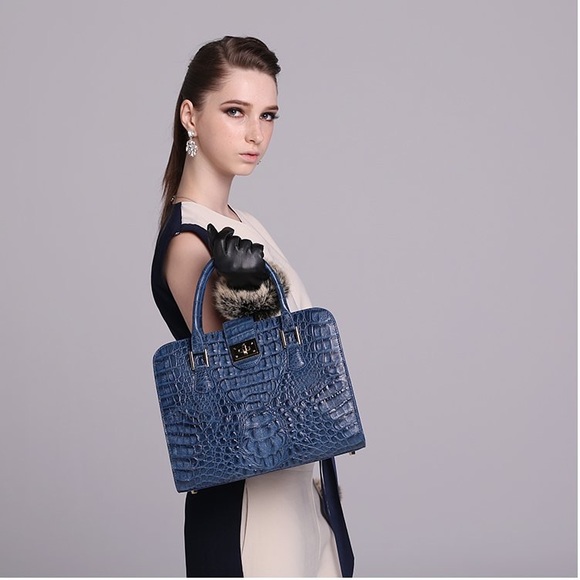 Pre-Order D'MOM Hebilla Limited Crocodile Handbag! - Picture 2 of 8